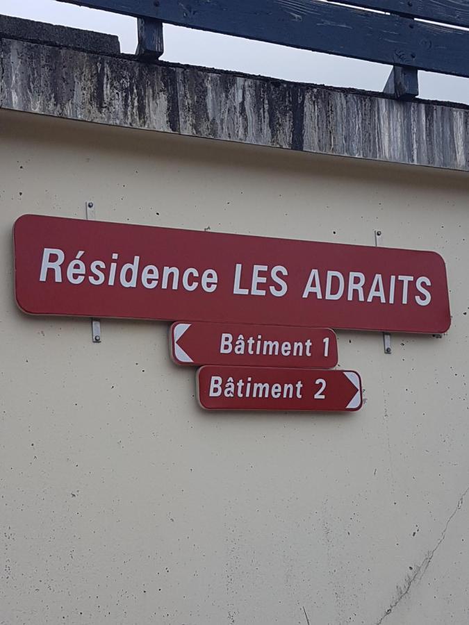Studio Renove, Calme Avec Terrasse S-O, Prestations De Qualite - Residence Les Adraits Les Rousses Luaran gambar
